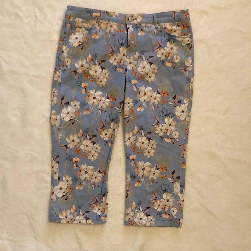 Nine West Chrystie capris sz 16